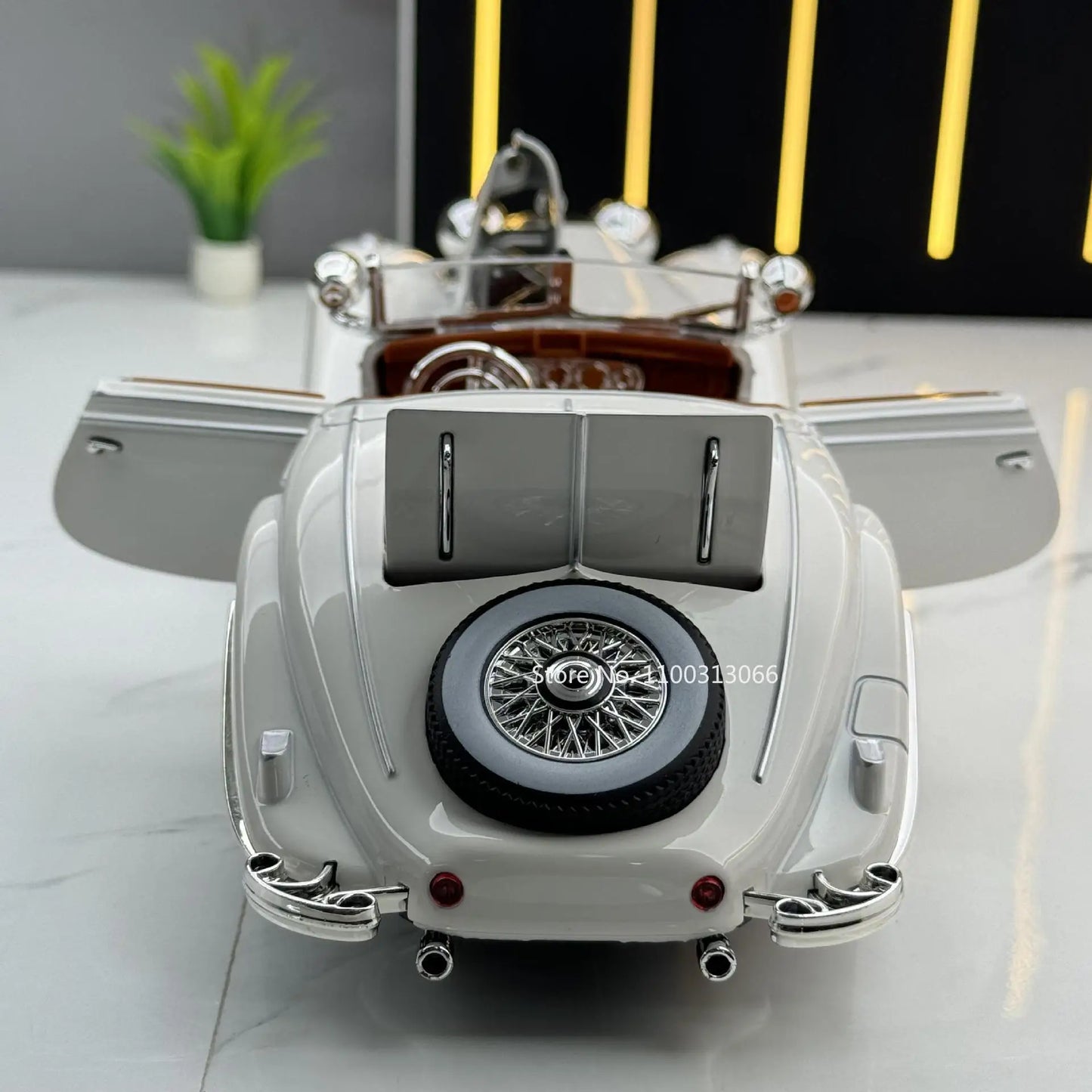 Scale 500K Vintage Car Model Toy